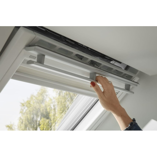 Okno Velux GLU 0061B 78x118 górne  otwieranie + kołnierz EDW 0000 78x118